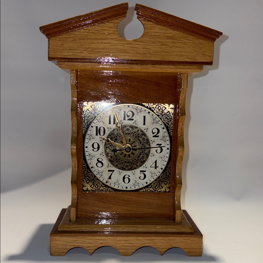 Elegant Brown Wooden Mantel Clock